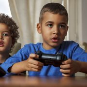 How Online Gaming Helps in Socializing and Benefit Kids in Learning
